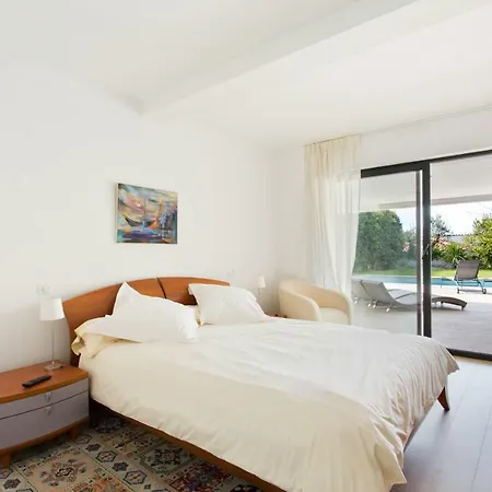 Ocean View Villa *